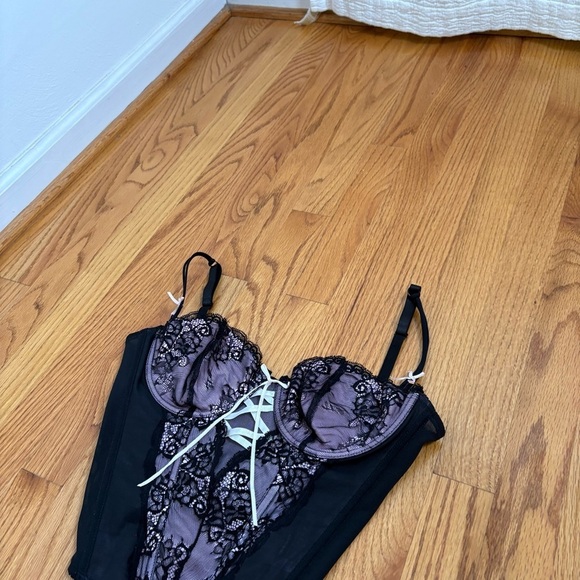 Mesh Lace Bow Corset with Underwire Bra - Picture 10 of 13